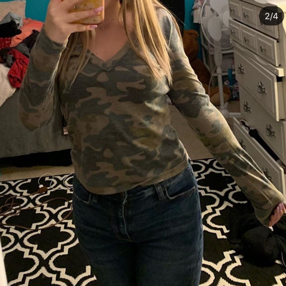 camo cropped long sleeve